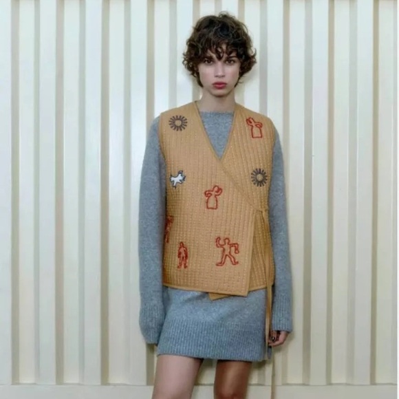 Zara Blogger Favorite Women’s Oversized Quilted Embroidered Wrap Vest Brown L - Picture 3 of 15